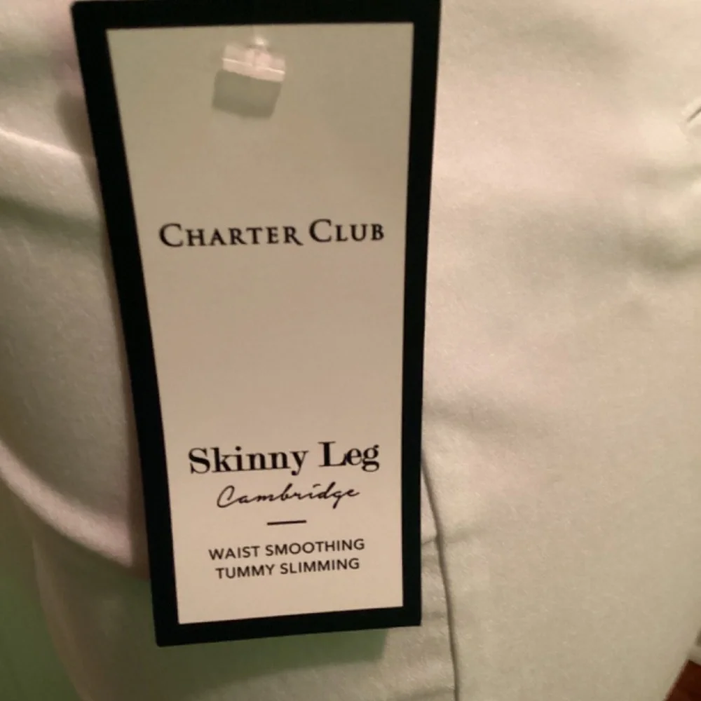 CHARTER CLUB white size 8 skinny leg smoothing waist pants. - Picture 7 of 11